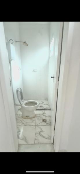 Imagem 2 da galeria do anúncio: Quarto com banheiro privativo