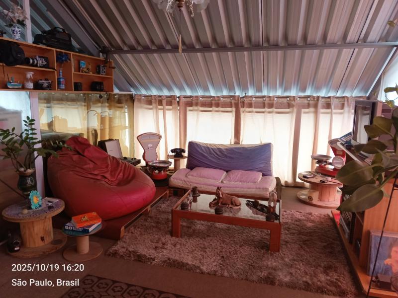 Imagem 14 da galeria do anúncio: Suíte em casarão com piscina próxima ao metrô