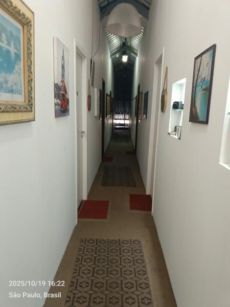 Imagem 13 da galeria do anúncio: Suíte em casarão com piscina próxima ao metrô