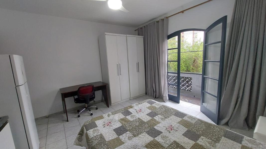 Imagem 2 da galeria do anúncio: Suíte individual com sacada na Chácara Santo Antônio