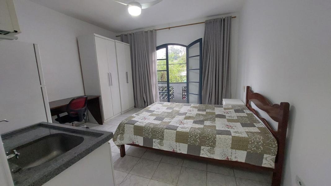 Imagem 9 da galeria do anúncio: Suíte individual com sacada na Chácara Santo Antônio