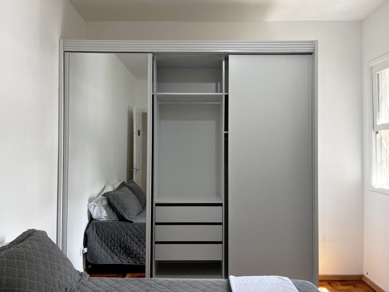 Imagem 7 da galeria do anúncio: [CAMPO BELO] Quarto espaçoso com cama de casal