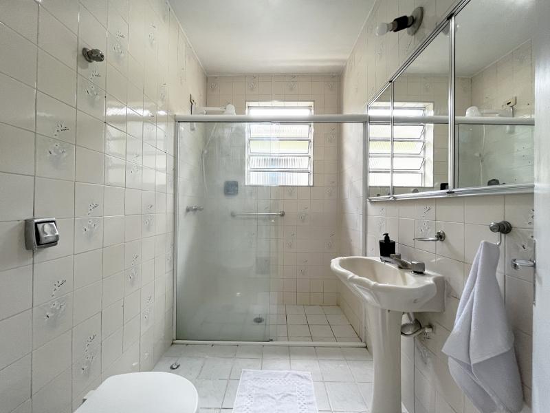 Imagem 10 da galeria do anúncio: [CAMPO BELO] Quarto espaçoso com cama de casal