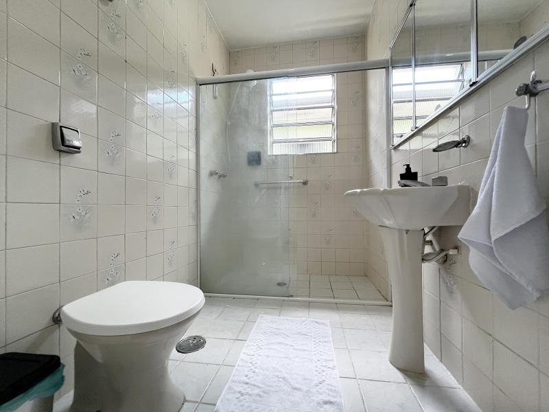 Imagem 8 da galeria do anúncio: [CAMPO BELO] Quarto espaçoso com cama de casal