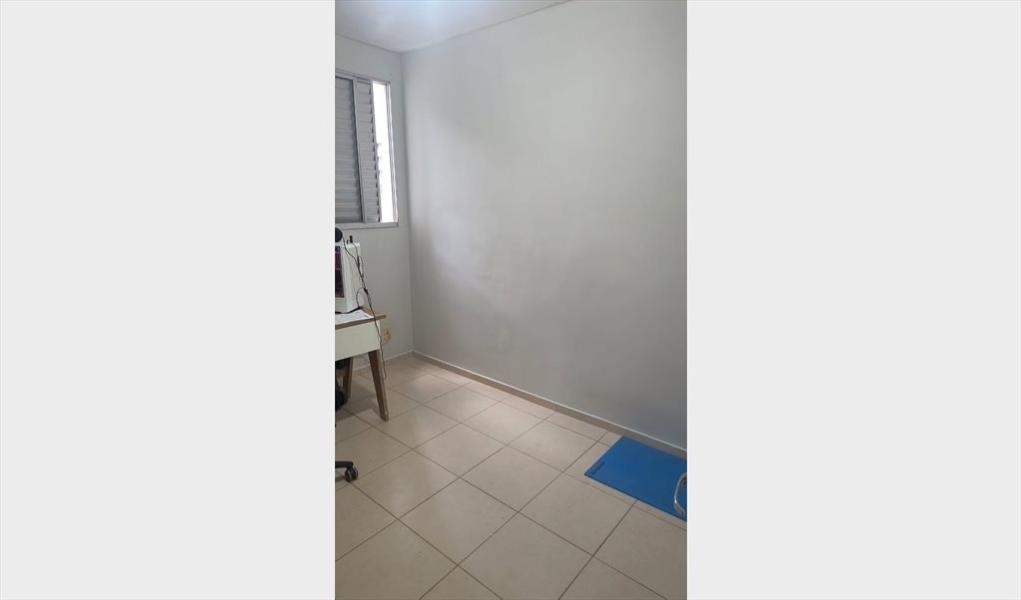 Imagem 1 da galeria do anúncio: Quarto em apartamento bem localizado