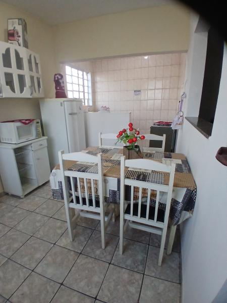 Imagem 5 da galeria do anúncio: república para moças, com garagem