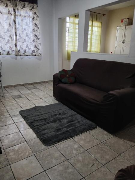 Imagem 2 da galeria do anúncio: república para moças, com garagem