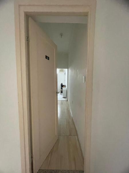 Imagem 6 da galeria do anúncio: Quarto com banheiro privativo