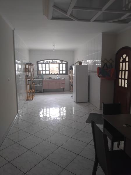 Imagem 10 da galeria do anúncio: Suíte ampla com varanda