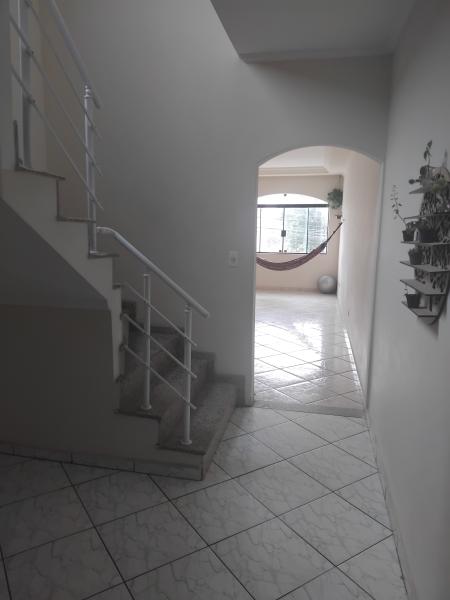 Imagem 9 da galeria do anúncio: Suíte ampla com varanda