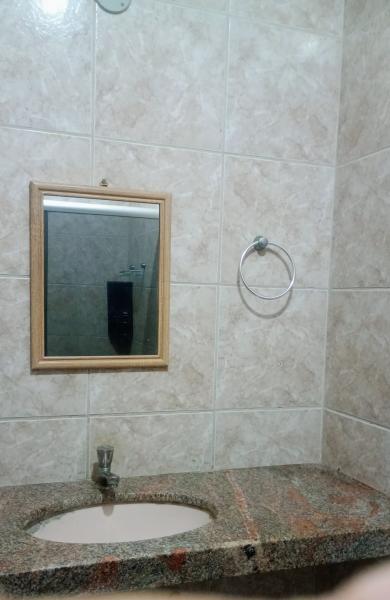 Imagem 6 da galeria do anúncio: Suite  com banheiro privativo