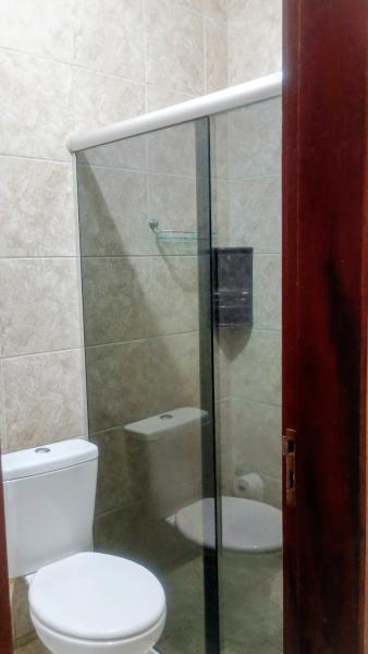 Imagem 5 da galeria do anúncio: Suite  com banheiro privativo