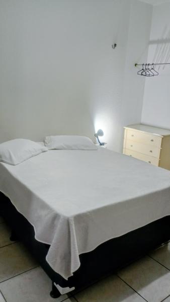 Imagem 1 da galeria do anúncio: Suite  com banheiro privativo