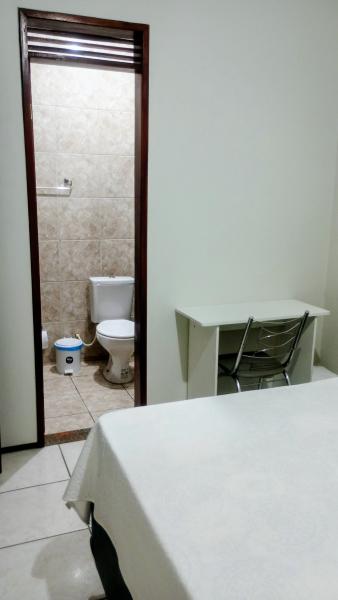 Imagem 4 da galeria do anúncio: Suite  com banheiro privativo