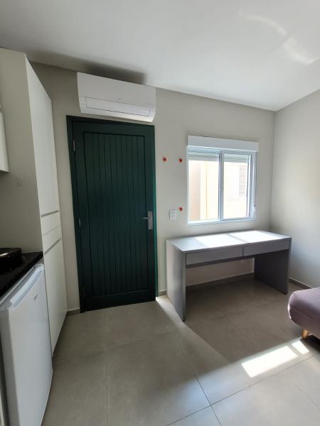 Imagem 12 da galeria do anúncio: Studio lindo e  mobiliado em casa compartilhada