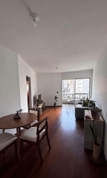 Imagem 3 da galeria do anúncio: Quarto amplo-banheiro privado-Apto arejado