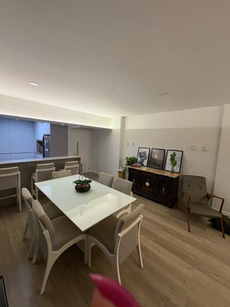 Imagem 2 da galeria do anúncio: suíte em frente ao mar