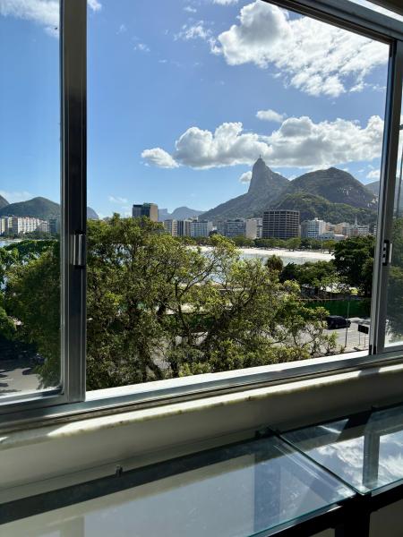 Imagem 9 da galeria do anúncio: Quarto com vista para Cristo e Praia de Botafogo