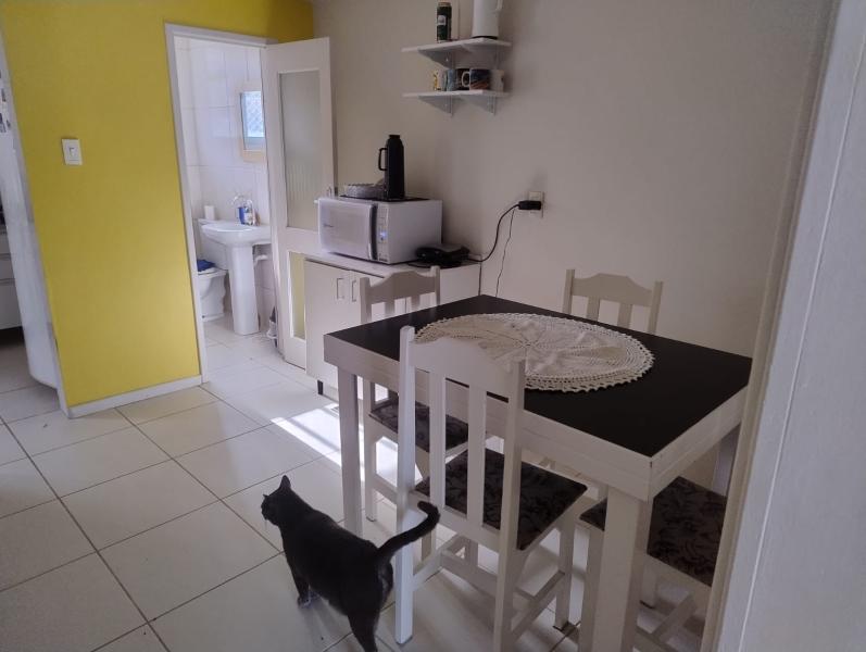 Imagem 3 da galeria do anúncio: Quarto na Trindade em Apto grande