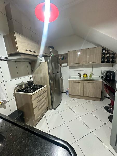 Imagem 7 da galeria do anúncio: Quarto suíte mobiliado banheiro exclusivo