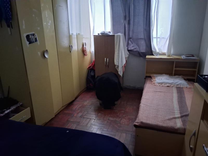 Imagem 5 da galeria do anúncio: TENHO UM QUARTO PARA DIVIDIR.