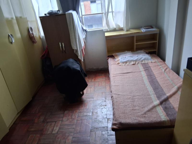 Imagem 2 da galeria do anúncio: Tenho uma quarto para dividir;