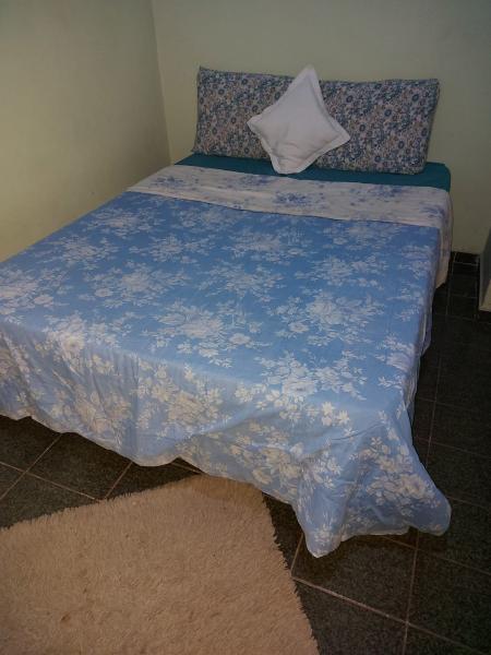 Imagem 1 da galeria do anúncio: Quarto amplo e confortável