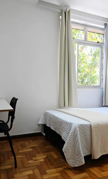 Imagem 2 da galeria do anúncio: Quarto masculino ao lado do Pátio Savassi