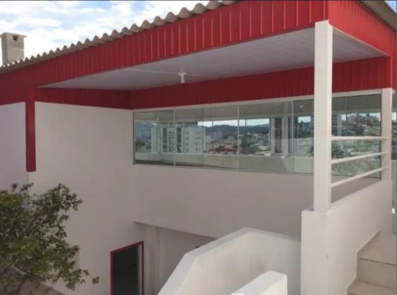 Imagem 3 da galeria do anúncio: Alugo Quartos Individual / Compartilhados e Camping  Centro