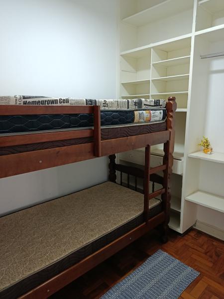 Imagem 1 da galeria do anúncio: quarto em Ótima localização, central, a uma quadra da Praia