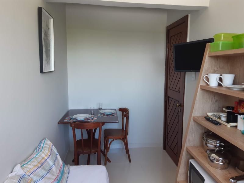 Imagem 4 da galeria do anúncio: KITNET Privativa Prox UFBA Ondina