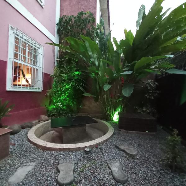 Imagem 6 da galeria do anúncio: Alugo excelente casa totalmente mobiliada em Botafogo.