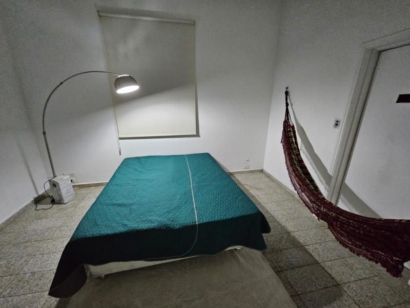 Imagem 9 da galeria do anúncio: Alugo excelente casa totalmente mobiliada em Botafogo.