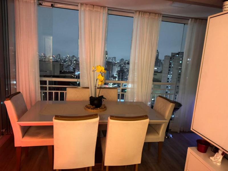 Imagem 7 da galeria do anúncio: Quarto espaçoso com banheiro privativo em condomínio Club.