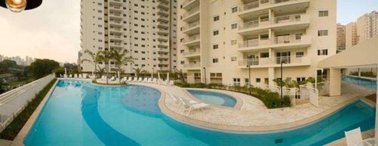 Imagem 16 da galeria do anúncio: Quarto espaçoso com banheiro privativo em condomínio Club.