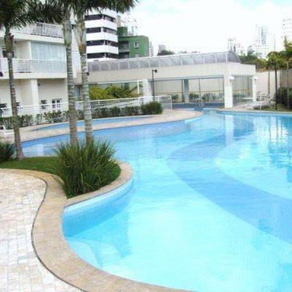 Imagem 14 da galeria do anúncio: Quarto espaçoso com banheiro privativo em condomínio Club.