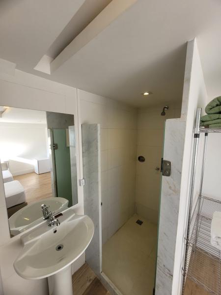 Imagem 1 da galeria do anúncio: Suítes em Pousada Nobre - Santa Teresa