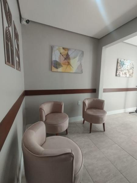 Imagem 11 da galeria do anúncio: Quarto individual mobiliado no Moinhos de vento