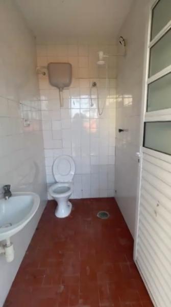 Imagem 4 da galeria do anúncio: Busco alugar o quarto dos fundos!