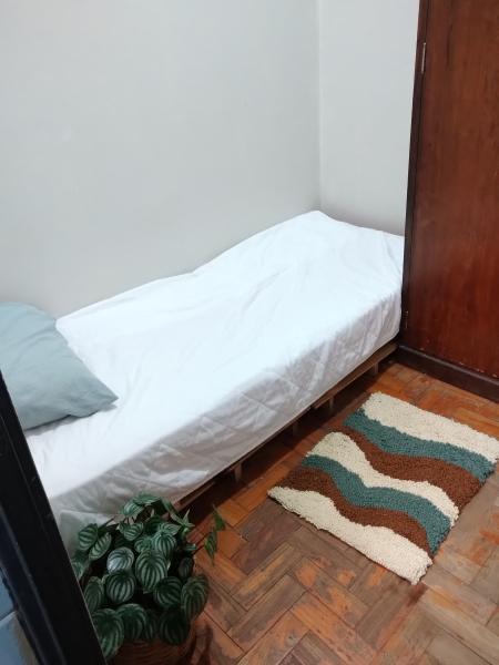 Imagem 5 da galeria do anúncio: Quarto DCE