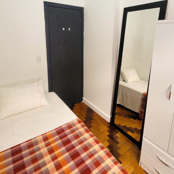 Imagem 3 da galeria do anúncio: QUARTO NA FRENTE DA UFRGS CENTRO