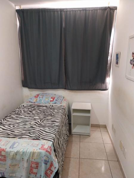 Imagem 1 da galeria do anúncio: Alugo quarto com banheiro exclusivo.