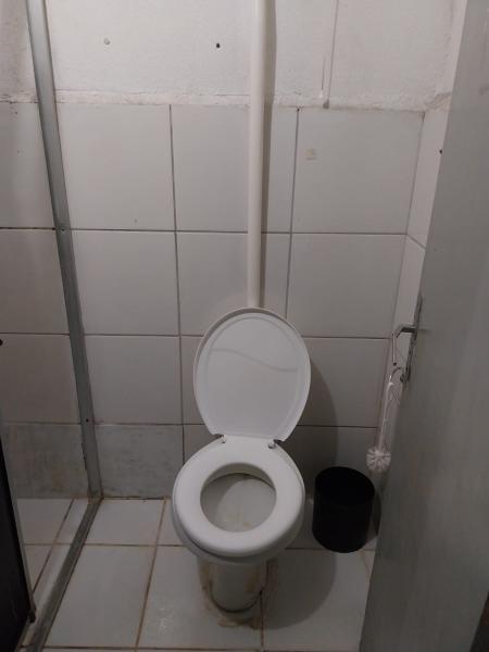 Imagem 4 da galeria do anúncio: Alugo quarto com banheiro exclusivo.