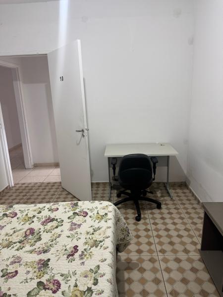 Imagem 3 da galeria do anúncio: Quarto individual mobiliado