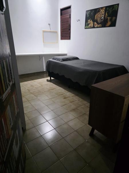 Imagem 2 da galeria do anúncio: QUARTO INDIVIDUAL COM BANHEIRO PRIVATIVO