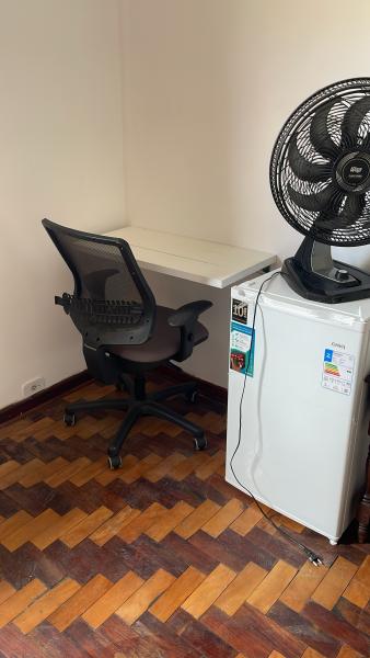 Imagem 14 da galeria do anúncio: Quarto completo em casa mobiliada em ótima localização