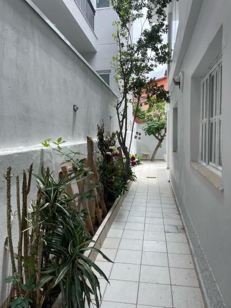 Imagem 15 da galeria do anúncio: Quarto completo em casa mobiliada em ótima localização