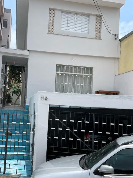 Imagem 2 da galeria do anúncio: Quarto completo em casa mobiliada em ótima localização