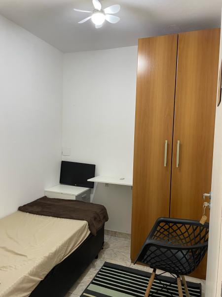 Imagem 6 da galeria do anúncio: Quarto completo em casa mobiliada em ótima localização