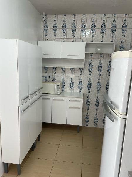 Imagem 7 da galeria do anúncio: Quarto completo em casa mobiliada em ótima localização